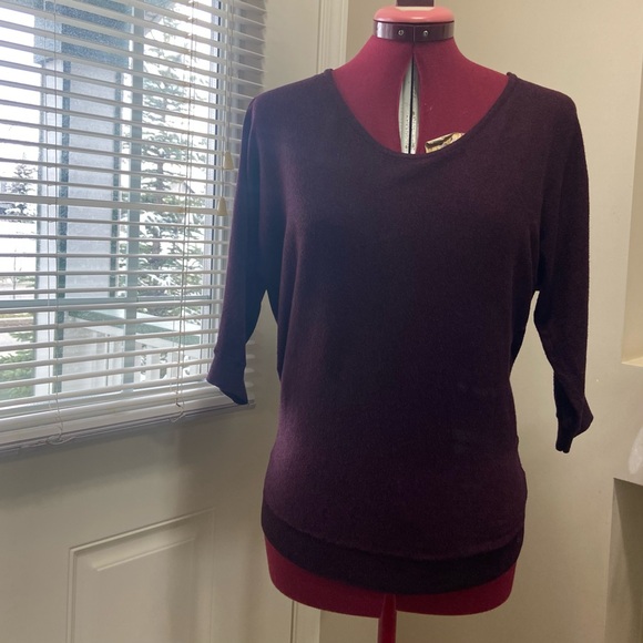 Express women burgundy and black lace back detail 3/4 sleeves top. Size S. Used. - Picture 1 of 8